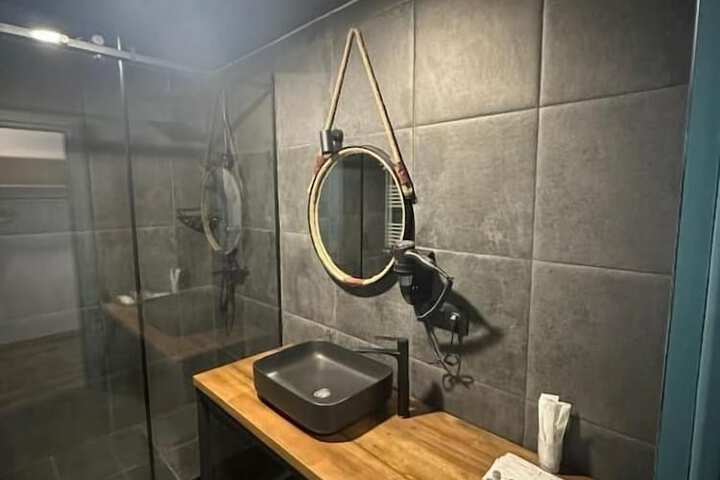 Room 65 of 92