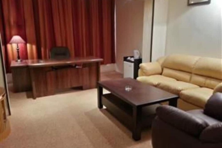 Room 10 of 30
