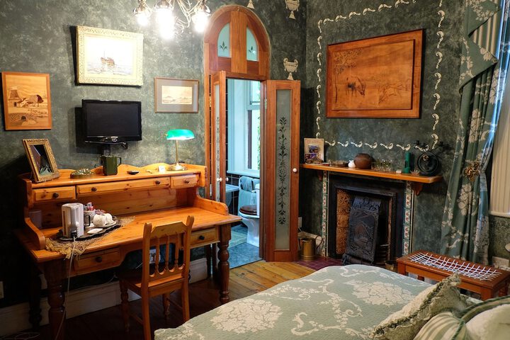 Room 18 of 60