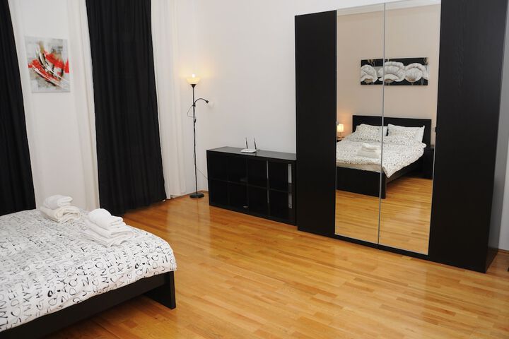 Room 18 of 65