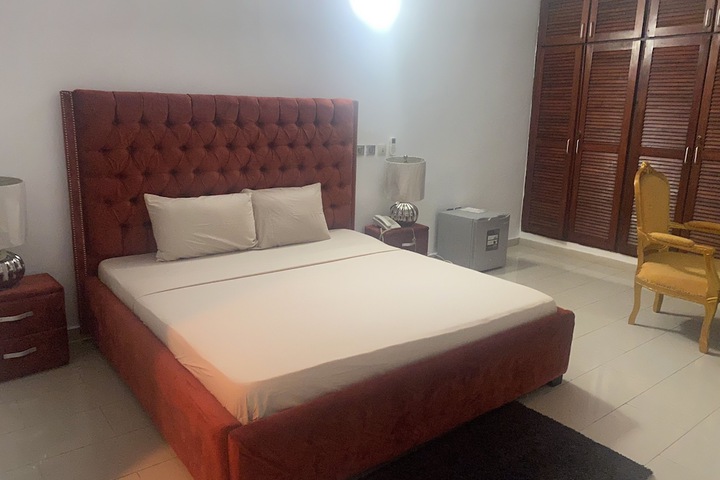 Room 12 of 52
