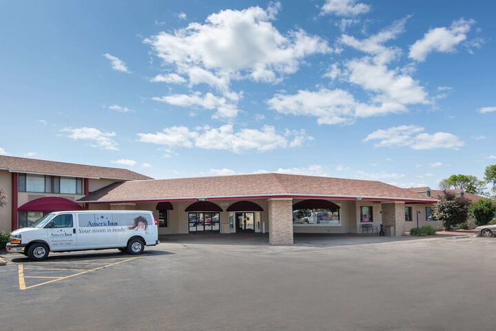 AmericInn by Wyndham La Crosse Riverfront Conference Center