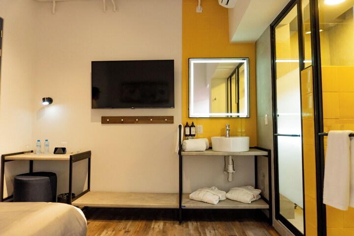 Room 58 of 82