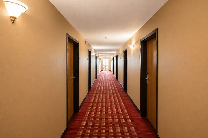 Ballroom/Hall 19 of 22