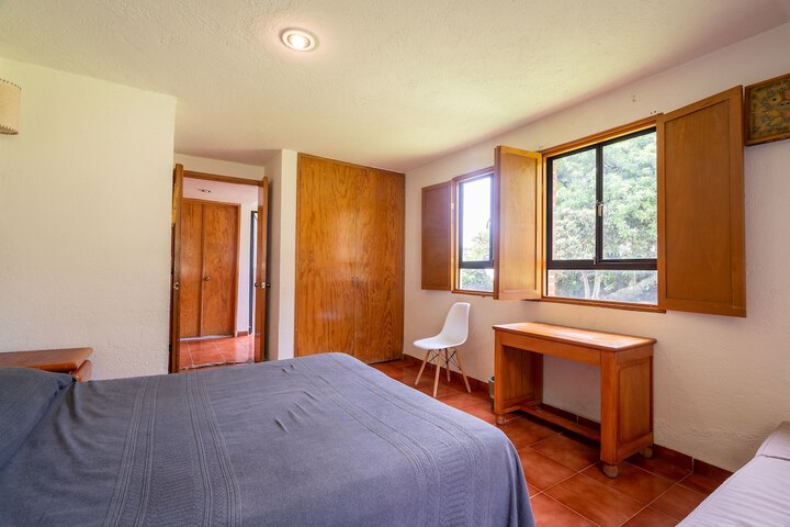 Room 13 of 27