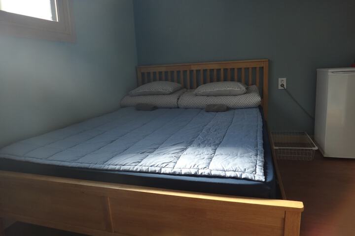 Room 27 of 73