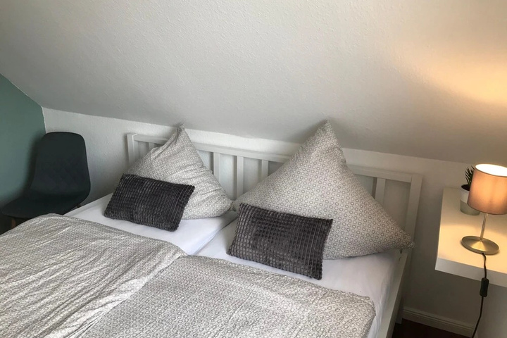 Room 2 of 18