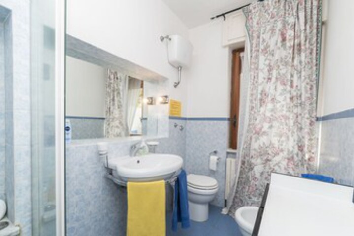 Room 2 of 13