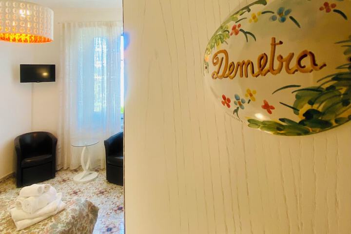 Room 13 of 61