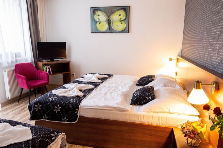 Room 27 of 110