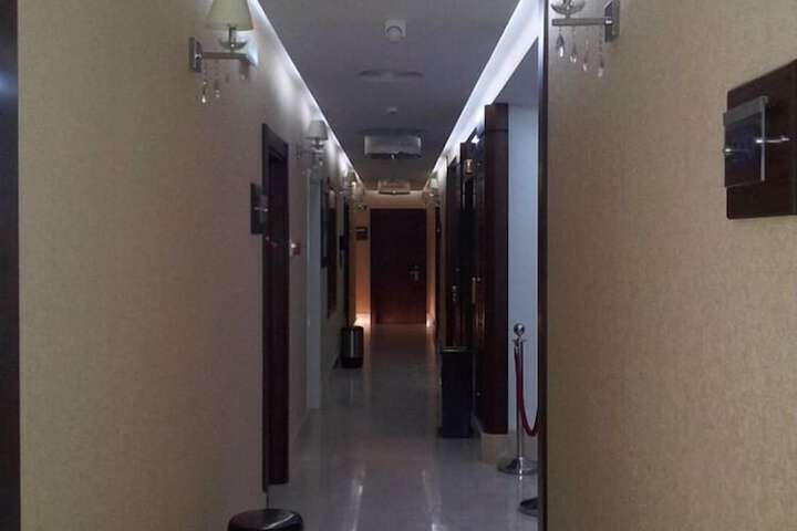 Ballroom/Hall 18 of 23