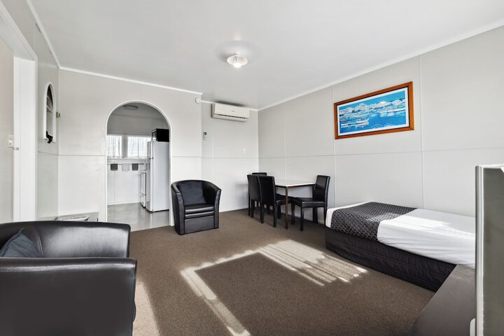Room 35 of 72