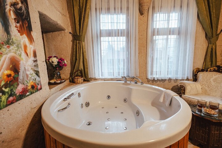 Hot Tub 86 of 122