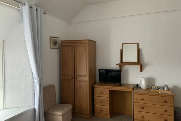 Room 2 of 11