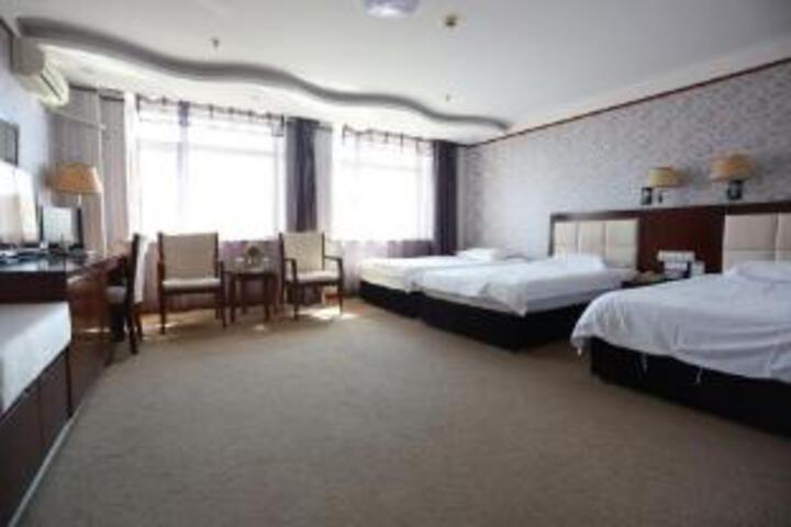 Room 9 of 10