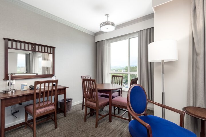 Room 12 of 102