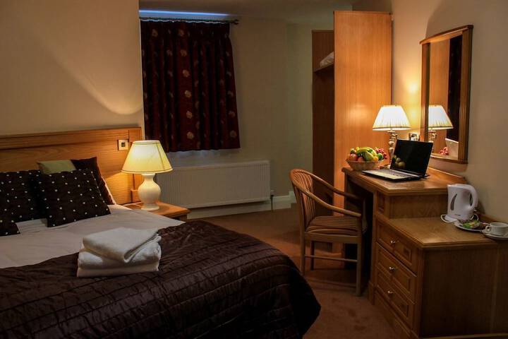 Room 5 of 33