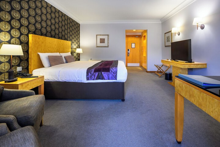 Room 9 of 36