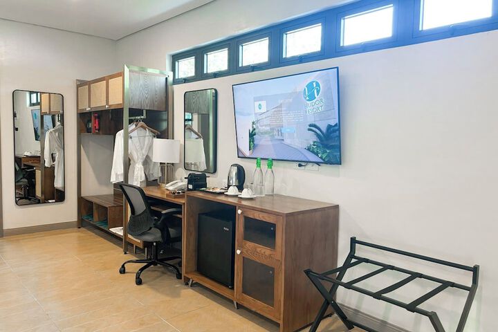 Room 17 of 36