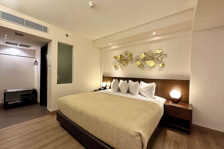 Room 19 of 58