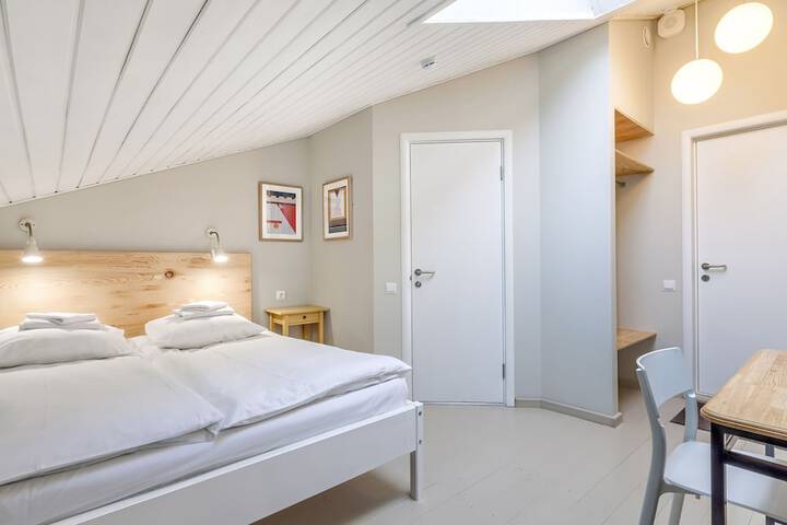 Room 41 of 49