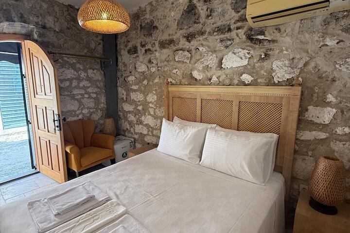 Room 6 of 31
