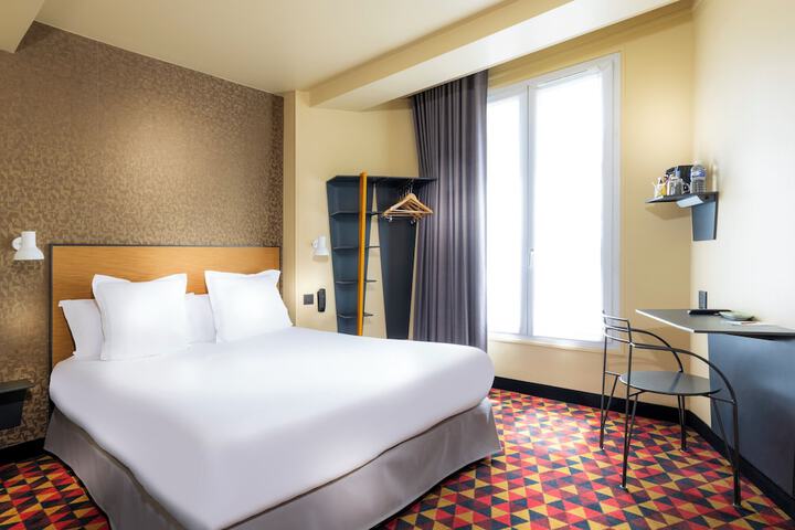 Room 32 of 52