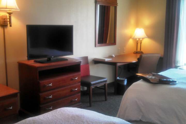 2 Queen Beds (1 of 2)