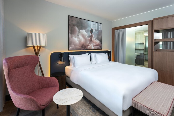 Room 13 of 75
