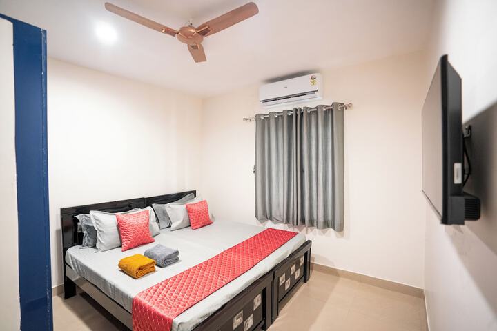 Room 4 of 10