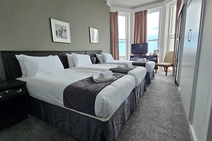 Room 7 of 17