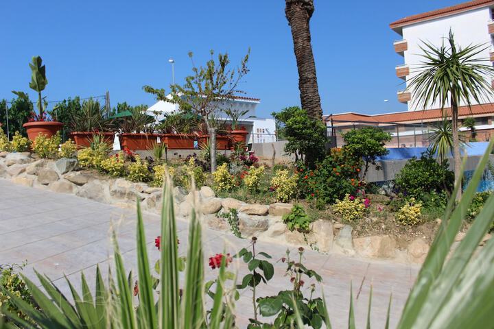 Hotel Exterior 74 of 80