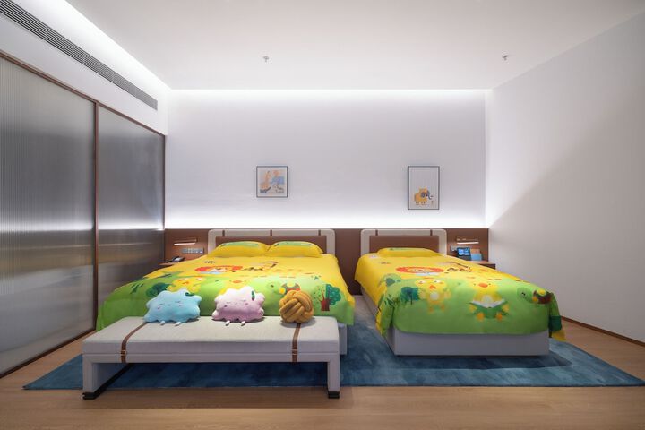 Room 27 of 44