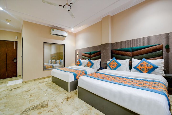 Room 3 of 33