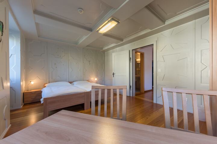 Room 13 of 52