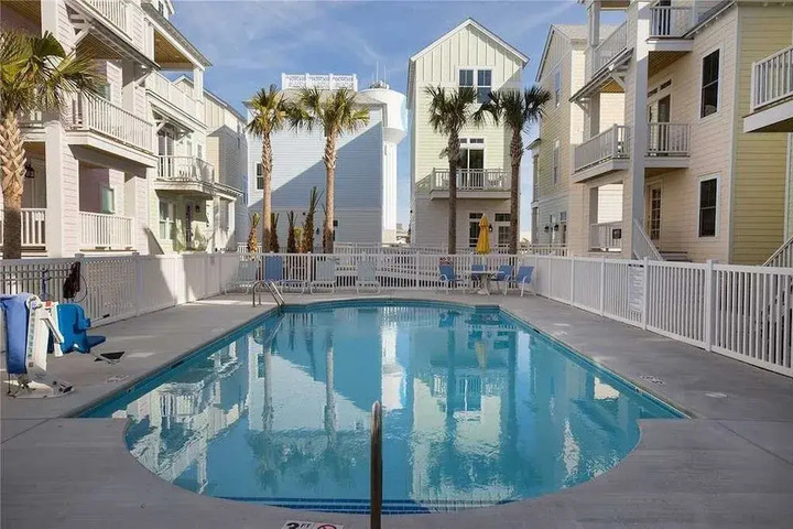 Pool 10 of 16