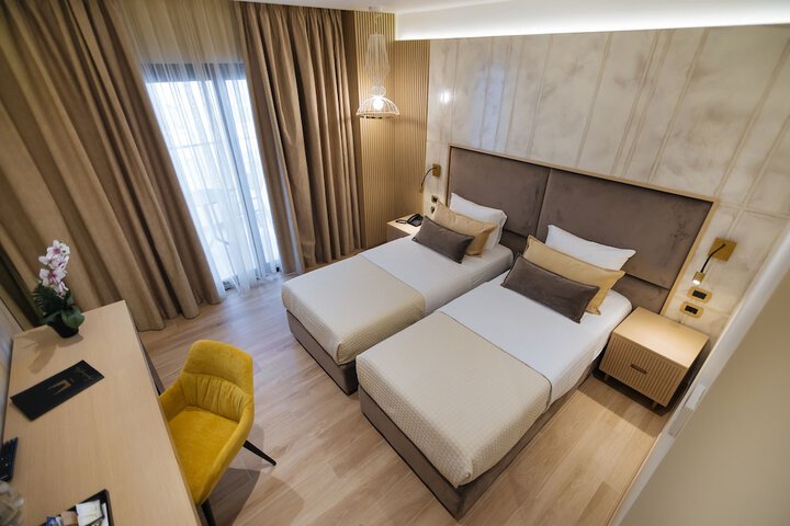 Room 17 of 43
