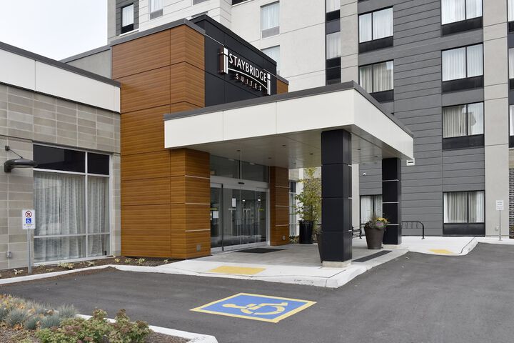 2 Queen 1 Bedroom Suite Mobility Accessible Roll Shower (23 of 29)