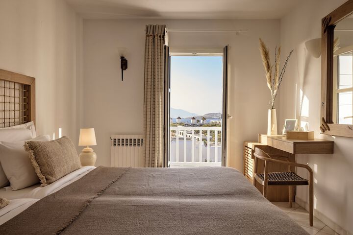 Room 103 of 190