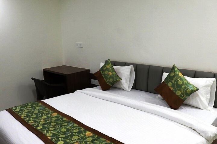 Room 4 of 14