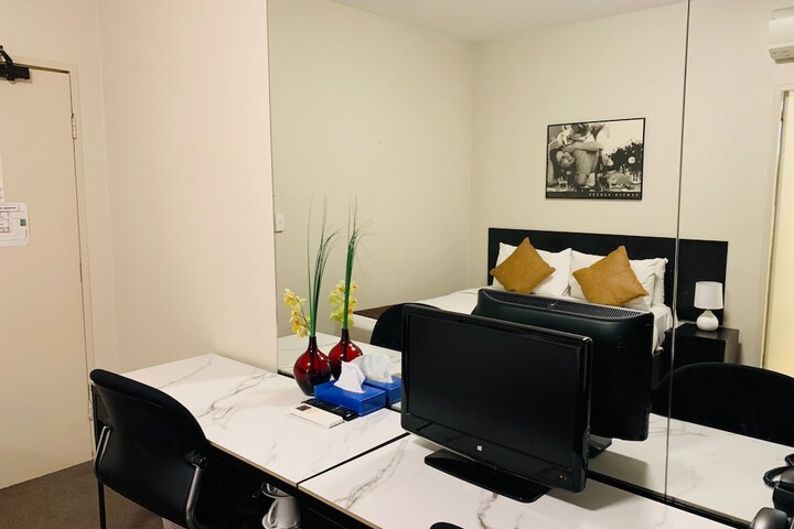 Room 2 of 24