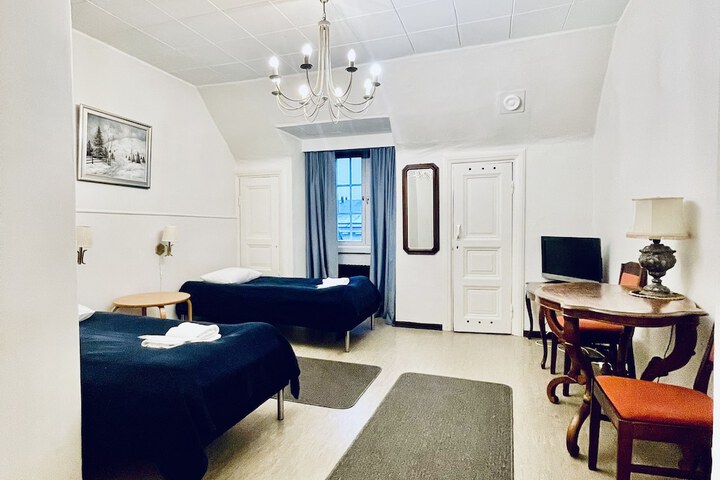 Room 8 of 64