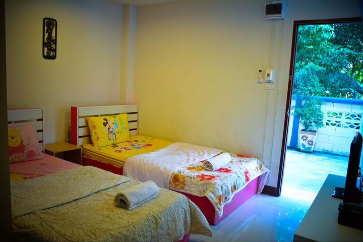 Room 6 of 24