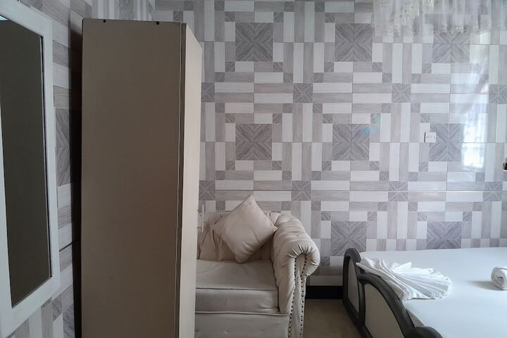 Room 19 of 38