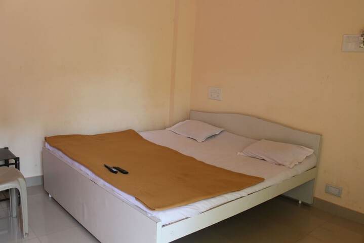 Room 8 of 14