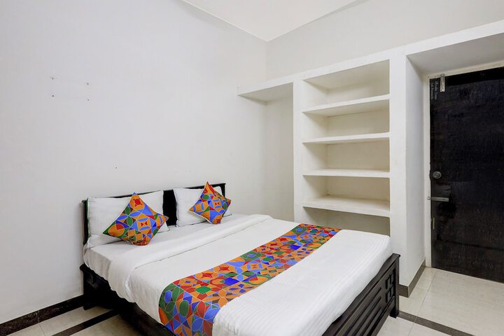 Room 18 of 27
