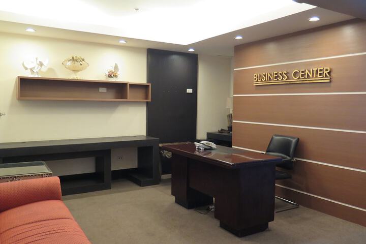 Business Center 55 of 62