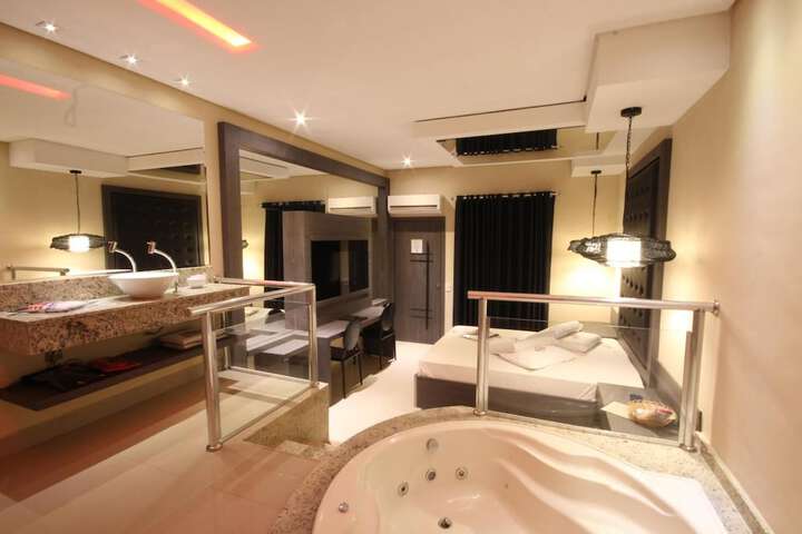 Room 40 of 61