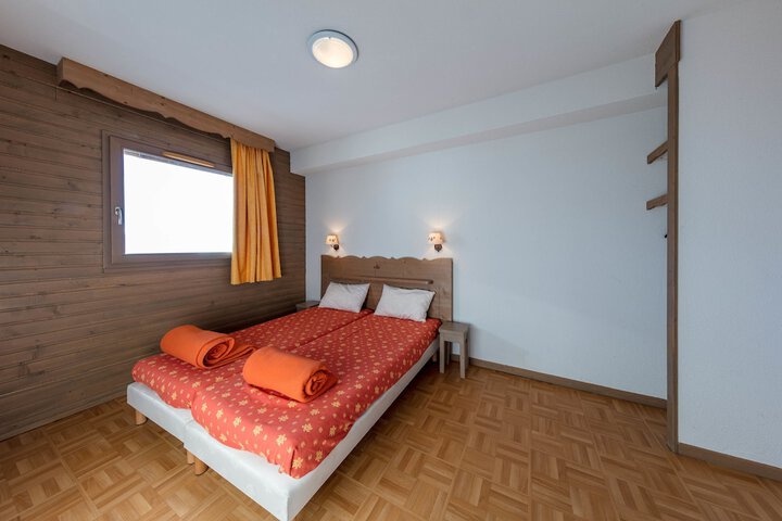 Room 6 of 31