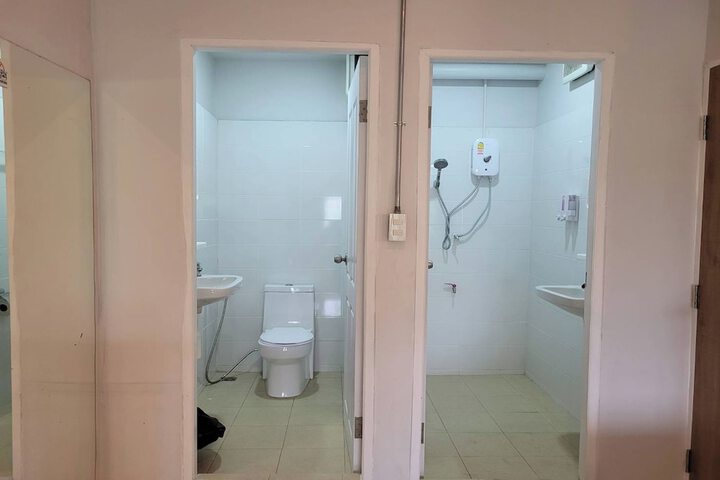 Room 50 of 77